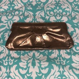 Aldo clutch